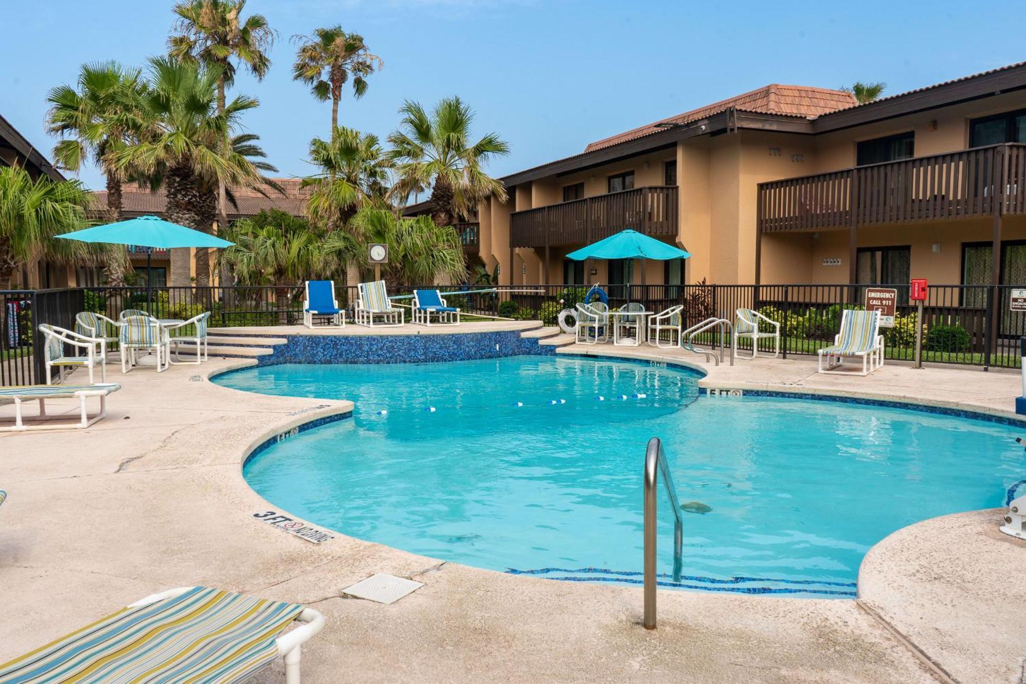 Herons Haven Coastal Elegance With Pool Access 223 South Padre Island Extérieur photo